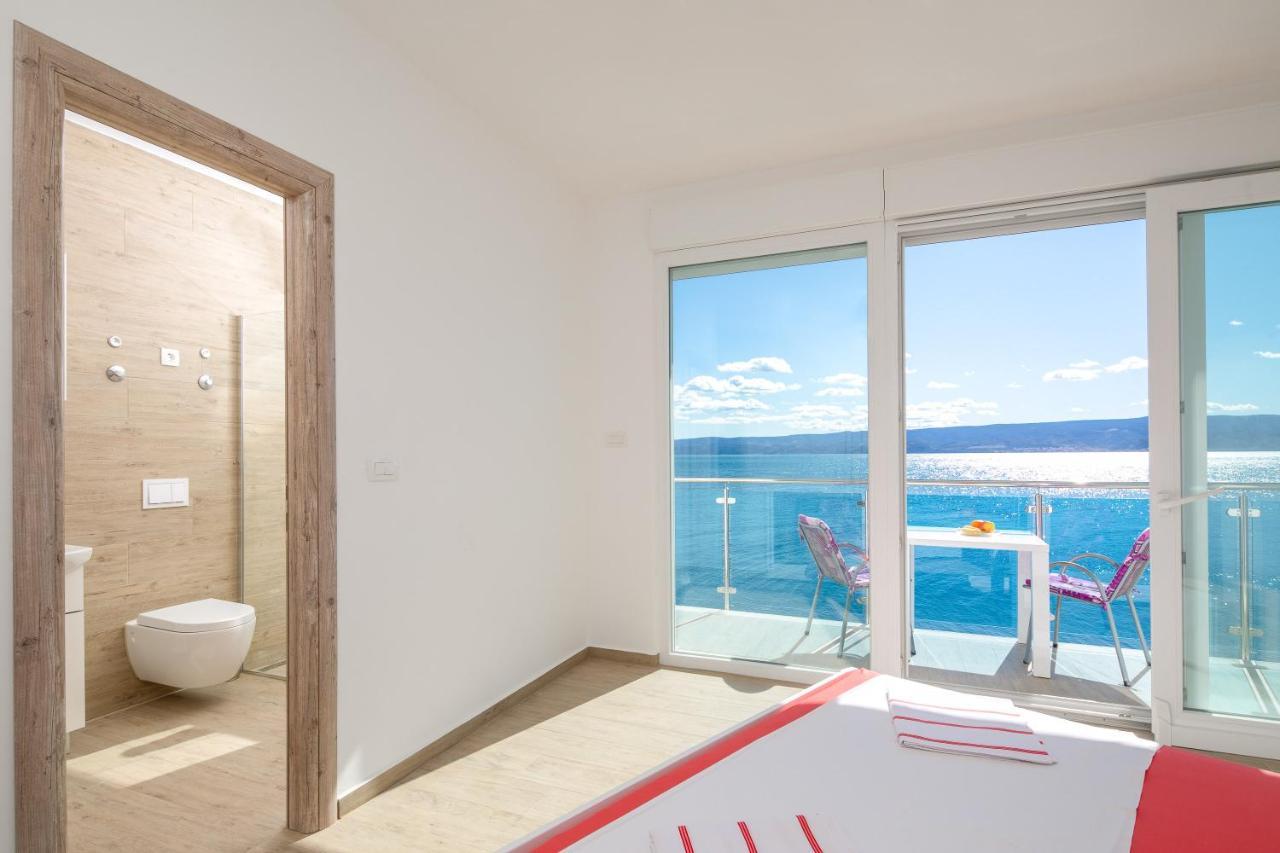Absolute Beach Holidays Apartment Dugi Rat Ngoại thất bức ảnh