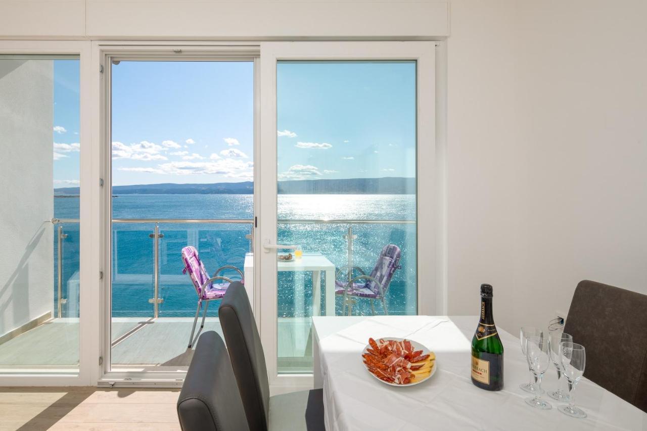 Absolute Beach Holidays Apartment Dugi Rat Ngoại thất bức ảnh