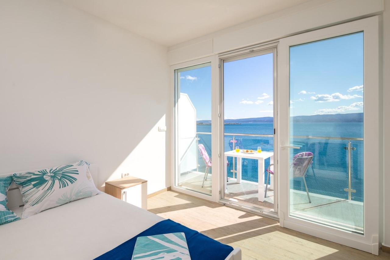 Absolute Beach Holidays Apartment Dugi Rat Ngoại thất bức ảnh