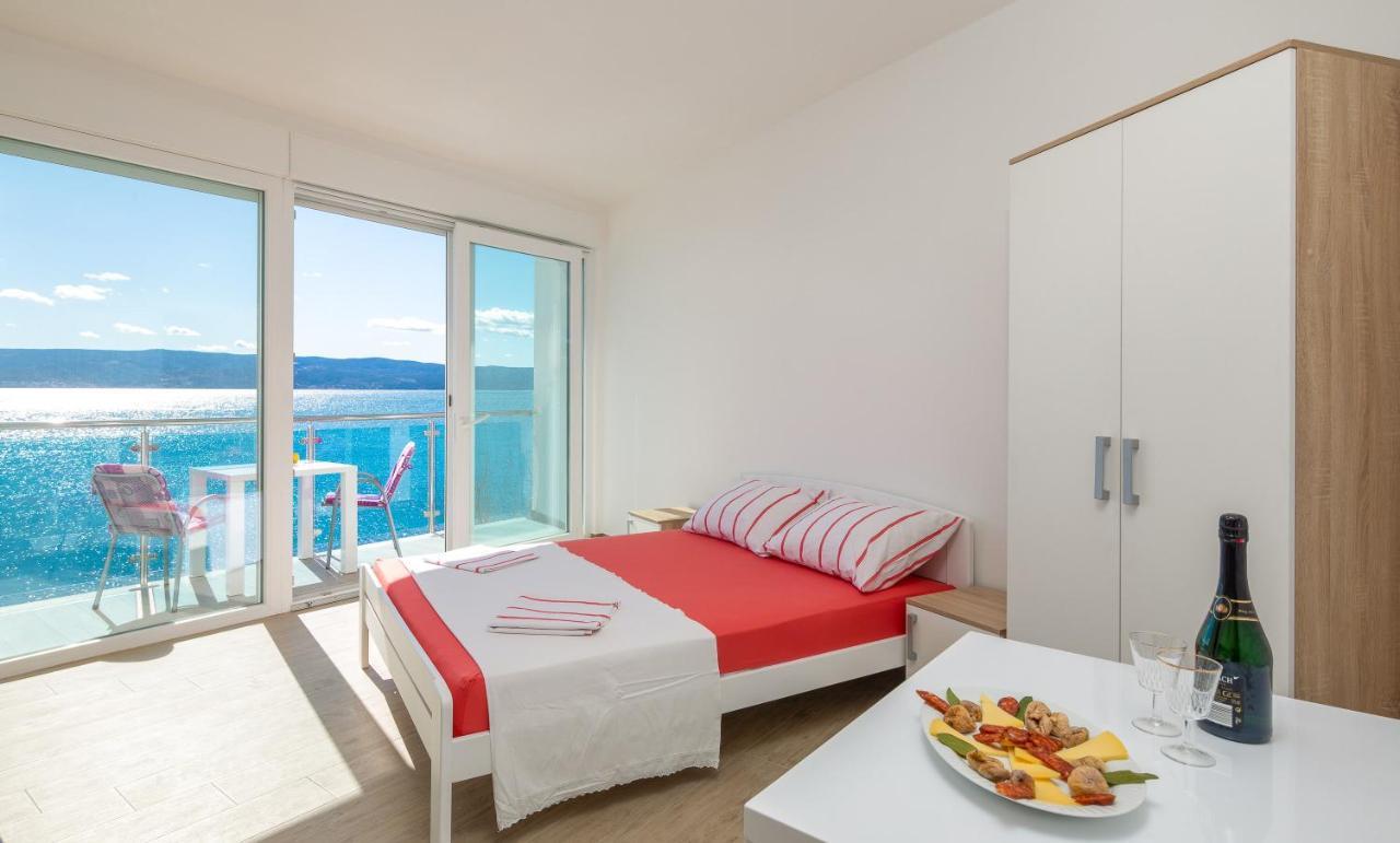 Absolute Beach Holidays Apartment Dugi Rat Ngoại thất bức ảnh