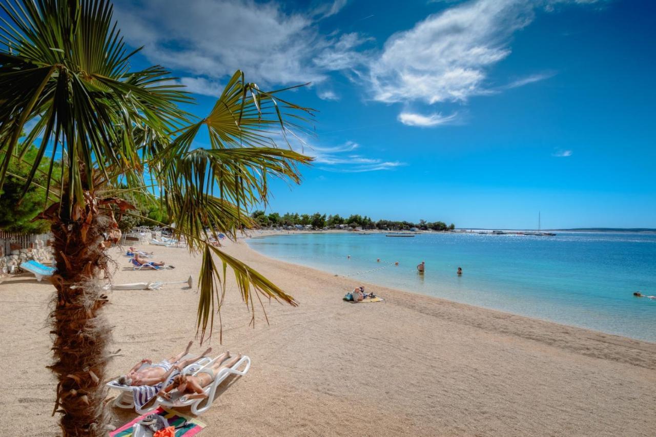 Absolute Beach Holidays Apartment Dugi Rat Ngoại thất bức ảnh
